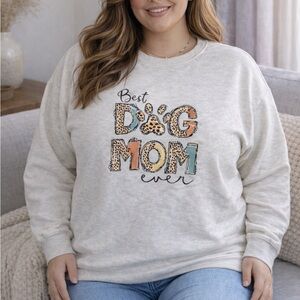 NWT Best Dog Mom Ever Sweater